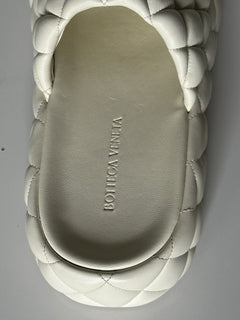 NIB $1450 Bottega Veneta White Quilted Leather Padded Sandals 11 US 708885 IT