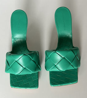 Neu mit Etikett: 1.500 $ Bottega Veneta Lido Intrecciato-Leder-Pantoletten Grün 10 US 608854