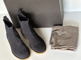 Темно-синие ботильоны из телячьей замши Bottega Veneta Slate за 820 долларов США 6 США (39) 312345 