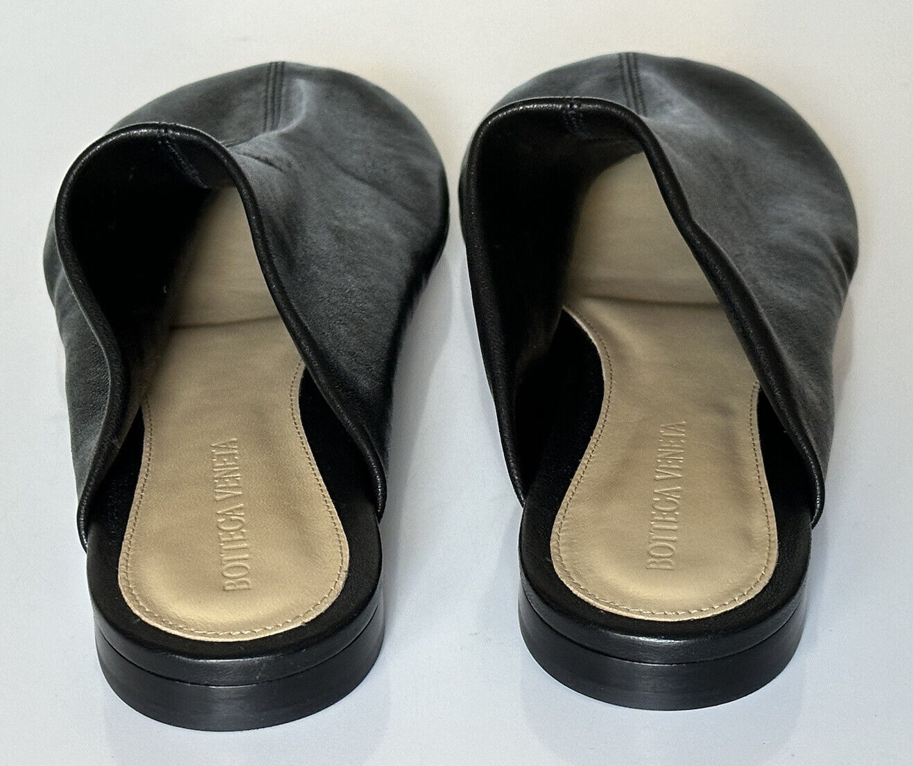 NIB 759 $ Bottega Veneta Slipper-Sandalen aus schwarzem Napa-Leder 7 US (37 Euro) 667185