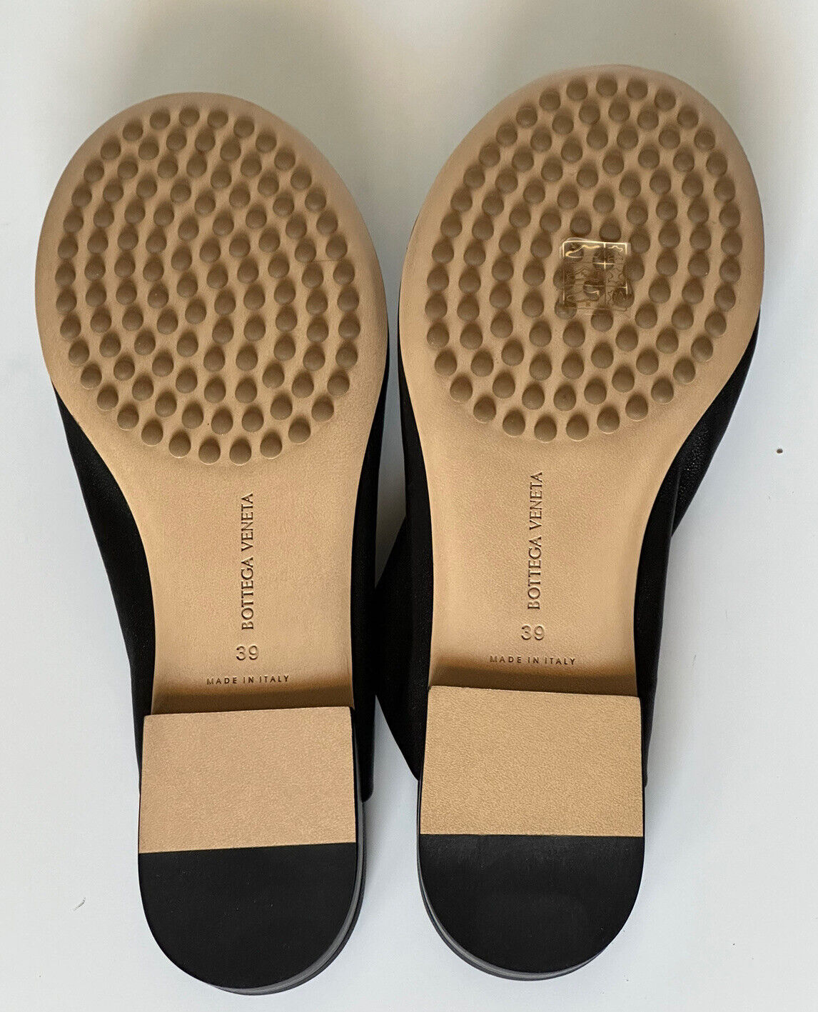 NIB 759 $ Bottega Veneta Slipper-Sandalen aus schwarzem Napa-Leder 9 US (39 Euro) 667185