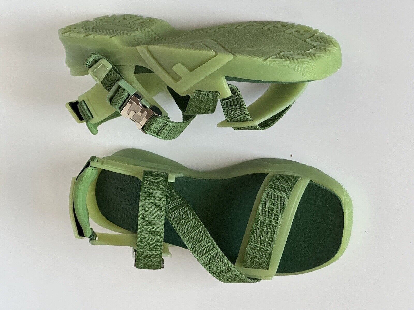 Мужские сандалии Fendi с ремешками Fendi, базилик, 895 долларов США, 10 США/9 Великобритания, Италия 7X1503 