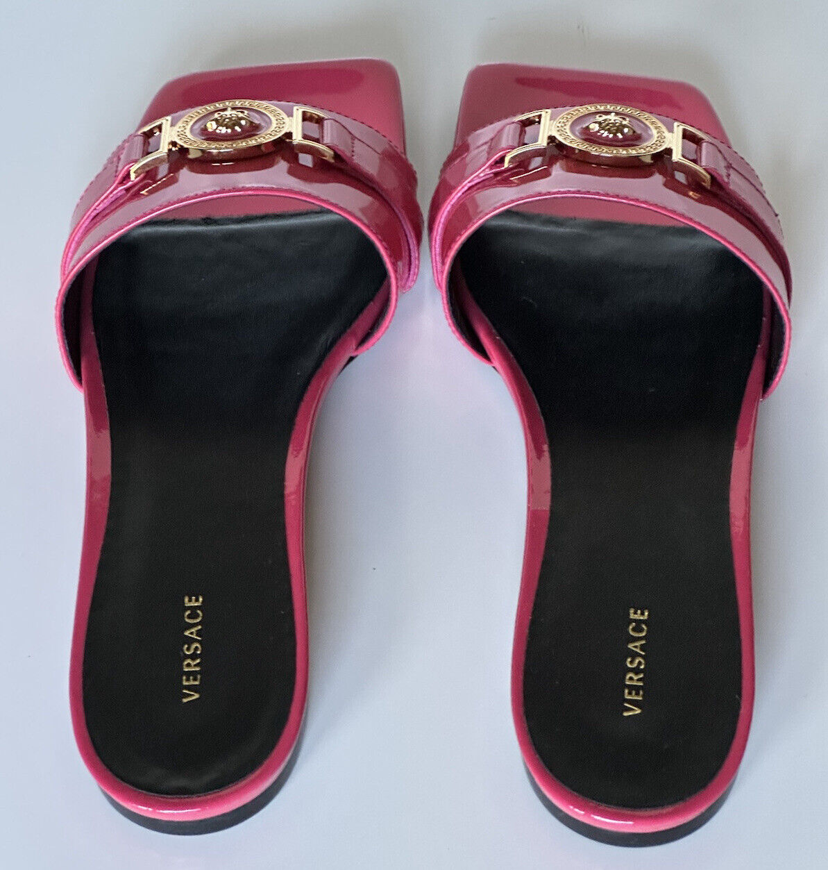 NIB $850 VERSACE Medusa Women's Fuxia Oro Sandals 6 US (36 Euro) 1006144 Spain