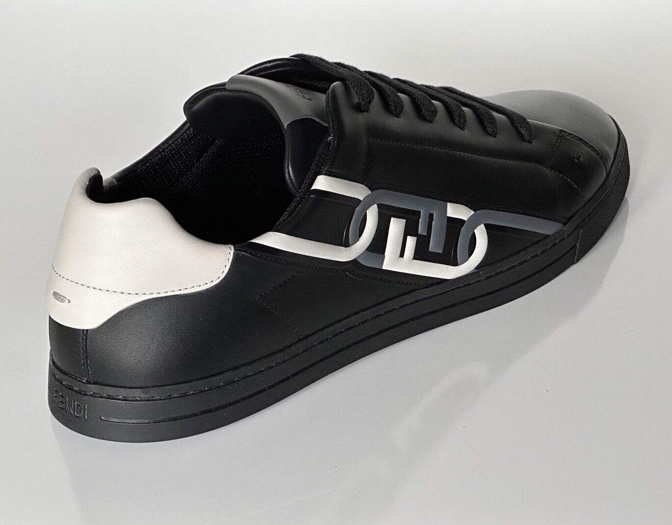 Черные кожаные кроссовки Fendi O'lock 795 долларов США 12 США (45 евро) 7E1562 Италия