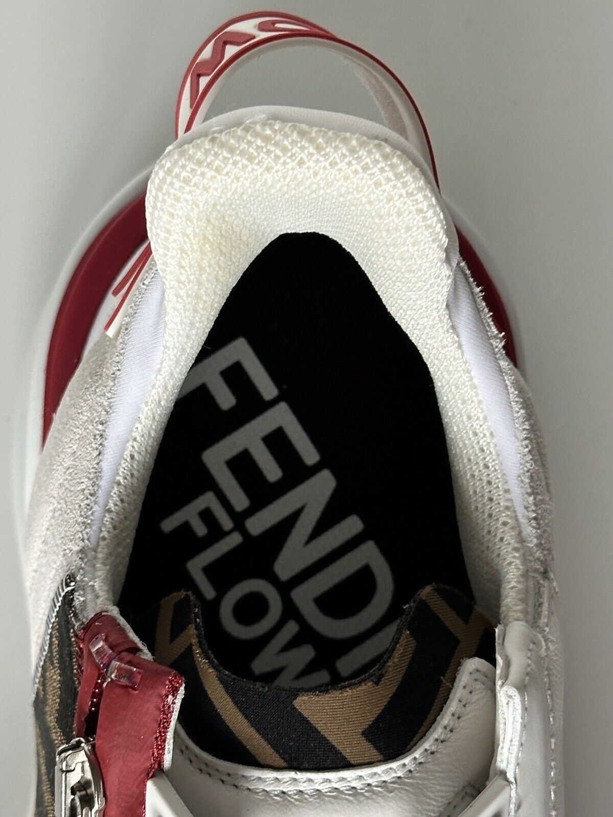 NIB 995 долларов США Мужские кожаные кроссовки Fendi Flow белые 13 США (46 евро) 7E1392 Италия