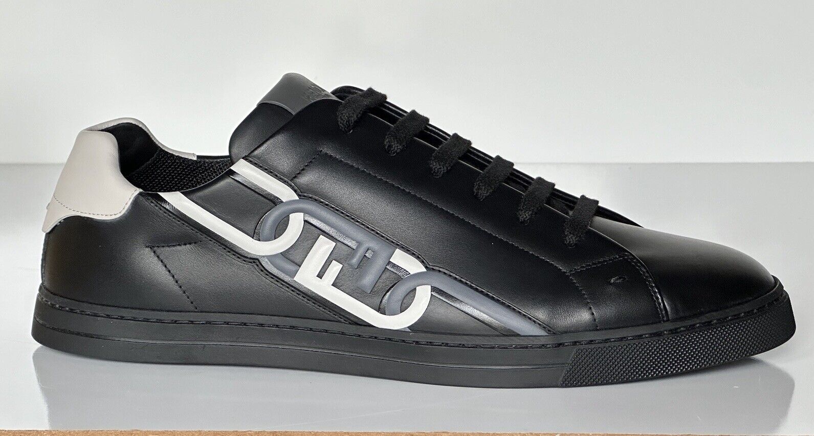 NIB $795 Fendi O’lock Leather Black Sneakers 11 US (44 Euro) 7E1562 Italy