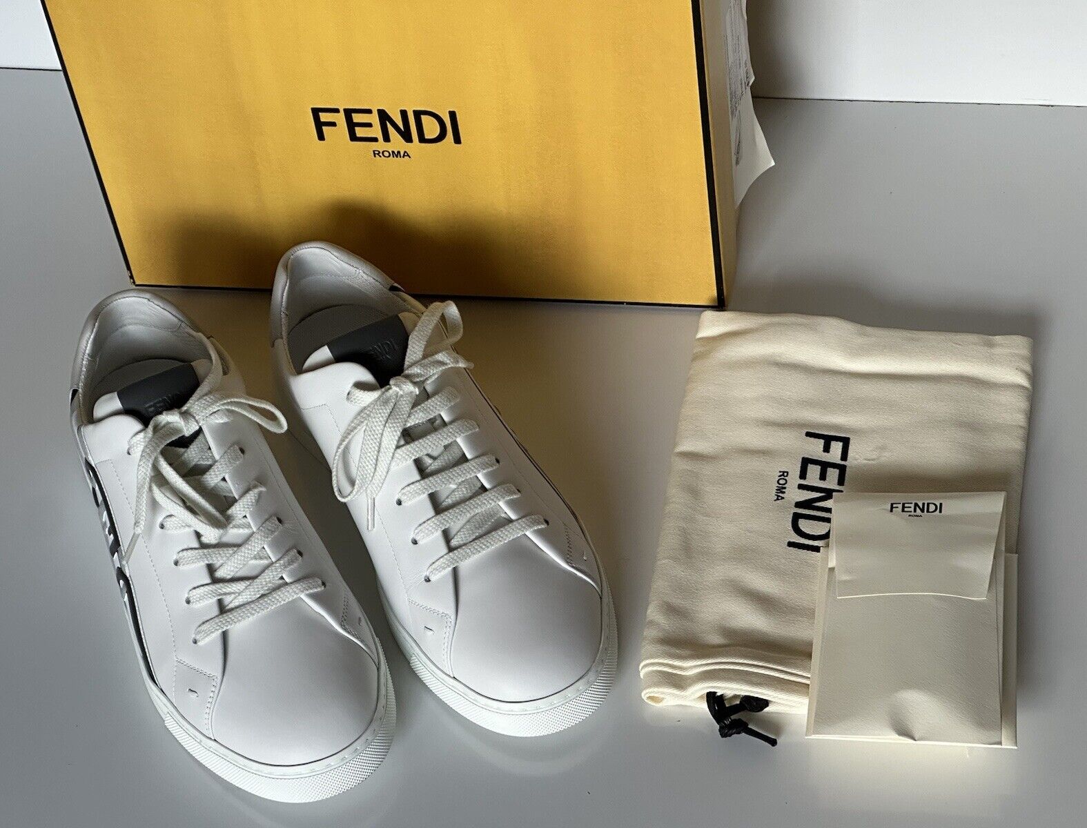 NIB $795 Fendi O’lock Leather White Sneakers 11 US (44 Euro) 7E1562 Italy
