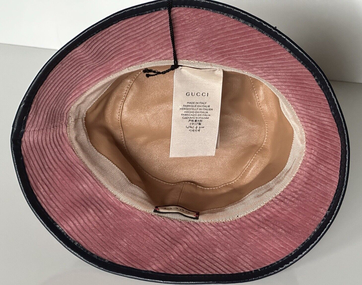 Neu mit Etikett: 430 $ Gucci Fischerhut aus rosa Samtcord für Damen L (58 cm) 679425 Italien 