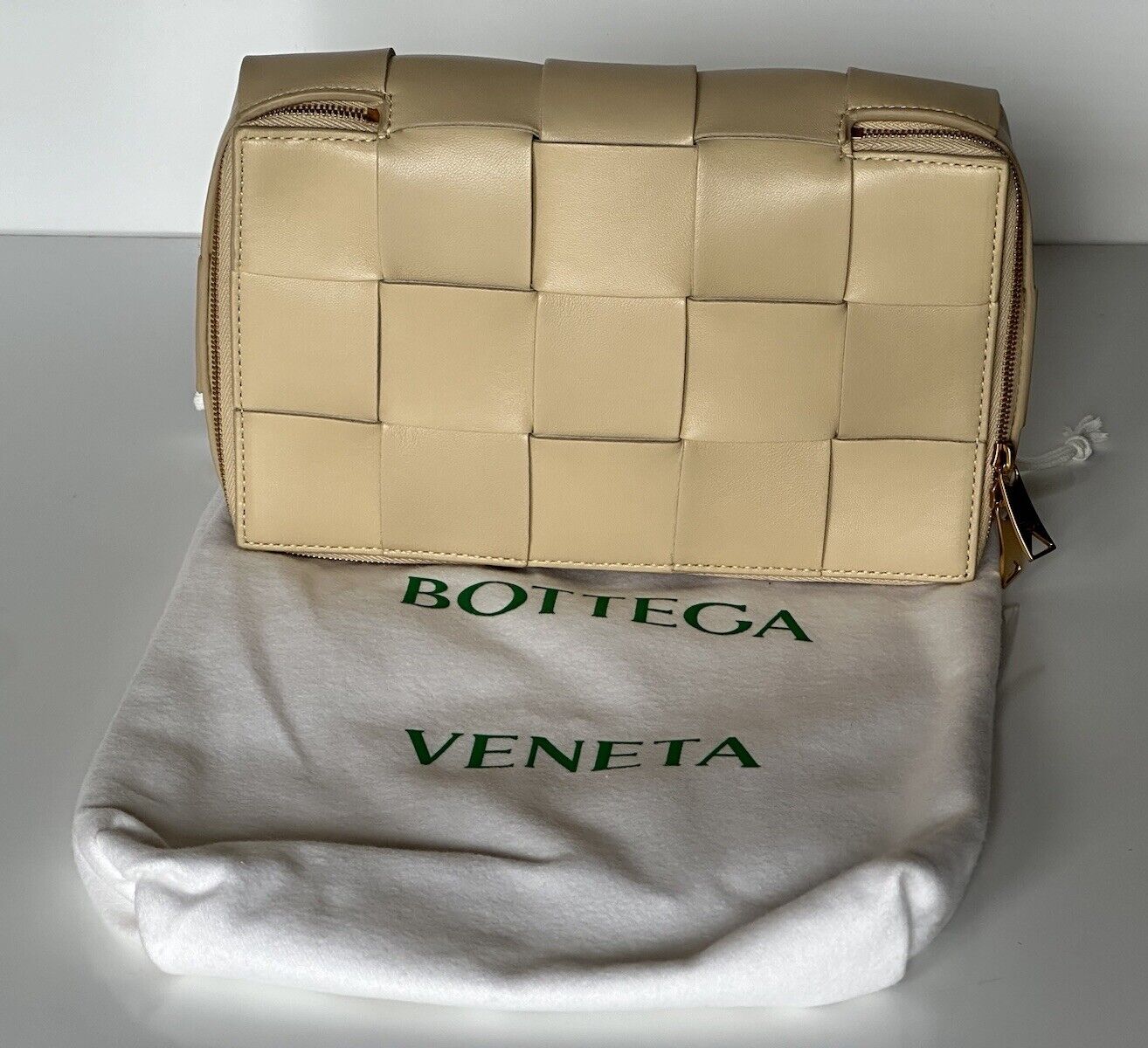 NWT $1250 Bottega Veneta Intrecciato Leather Travel Case Multitan 680212