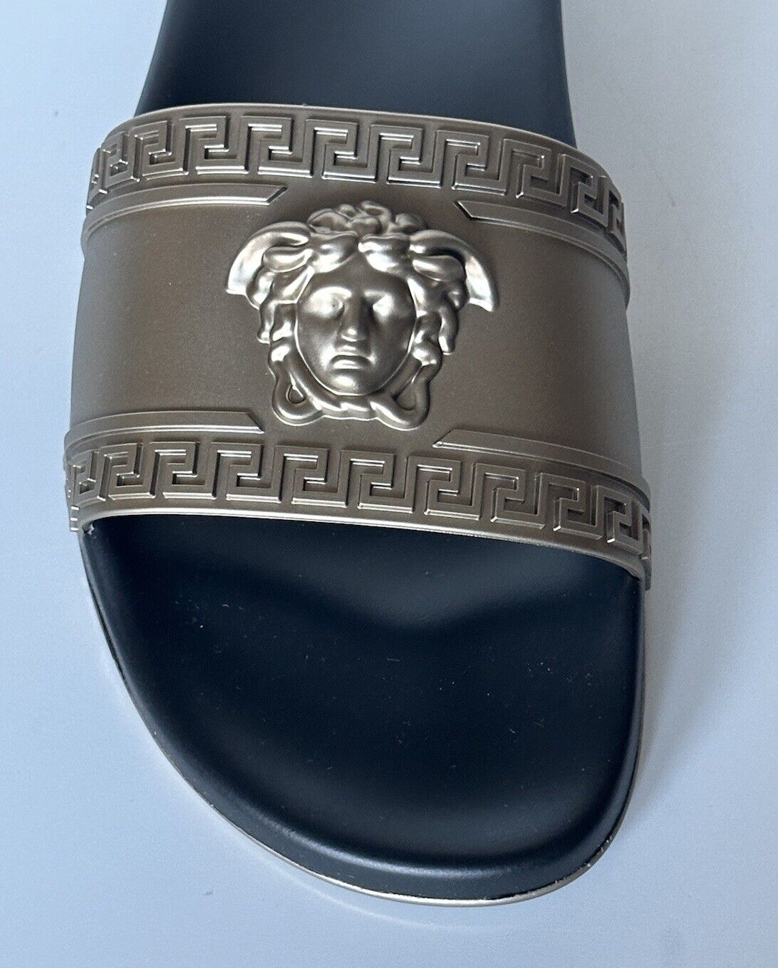NIB Versace Medusa Head Slides Sandalen Schwarz/Gold 10 US (43 Euro) DSU5883 Italien 