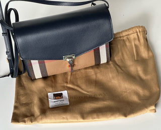 NWT Burberry Маленькая кожаная сумка через плечо Macken House в клетку дерби, синяя 39972051