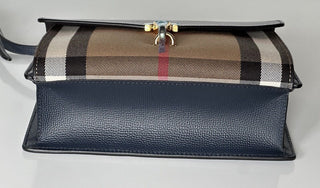 NWT Burberry Маленькая кожаная сумка через плечо Macken House в клетку дерби, синяя 39972051