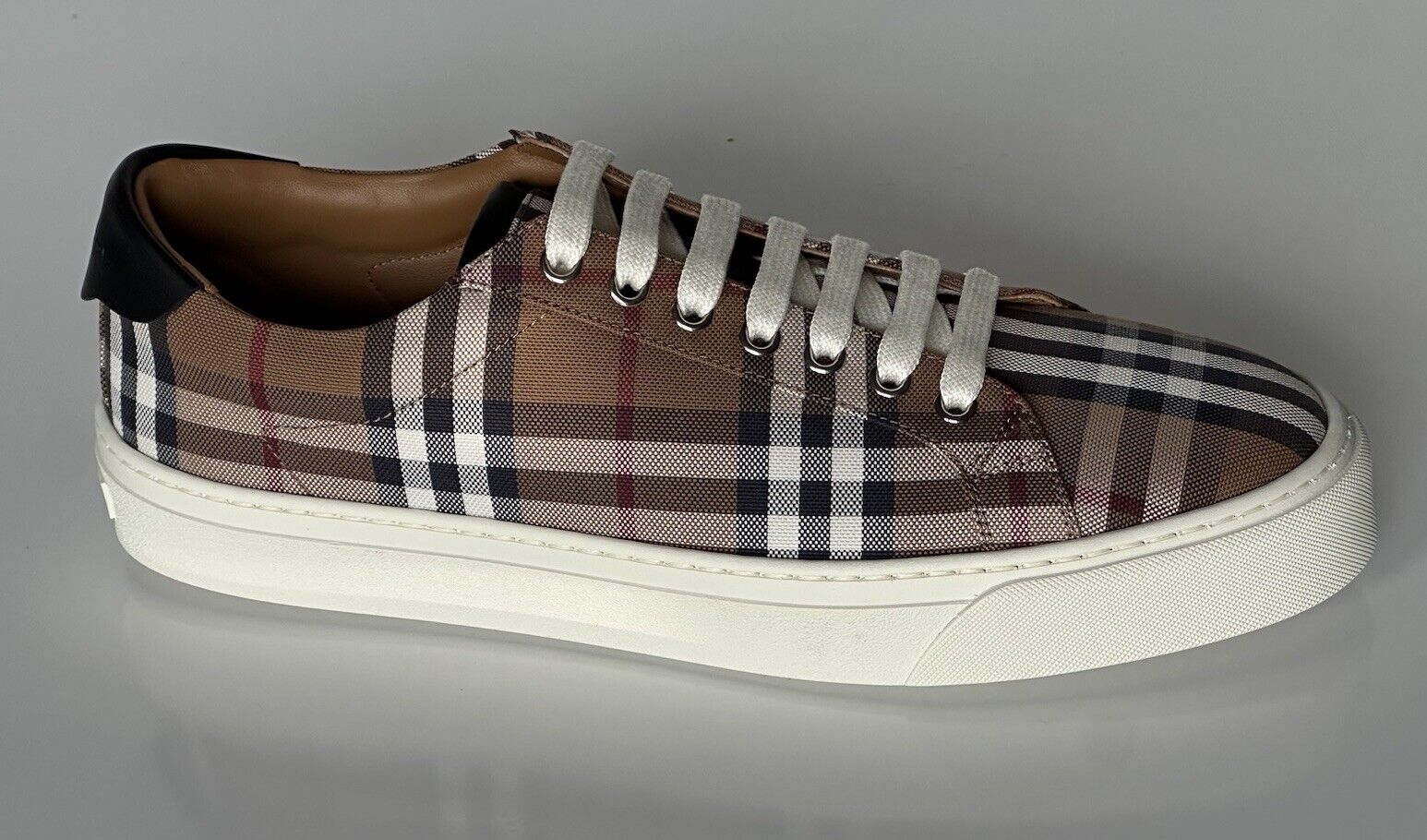 NIB $650 Burberry Men's Birch Brown Checks Low Top Sneakers 9 US (42 Eu) 8048156