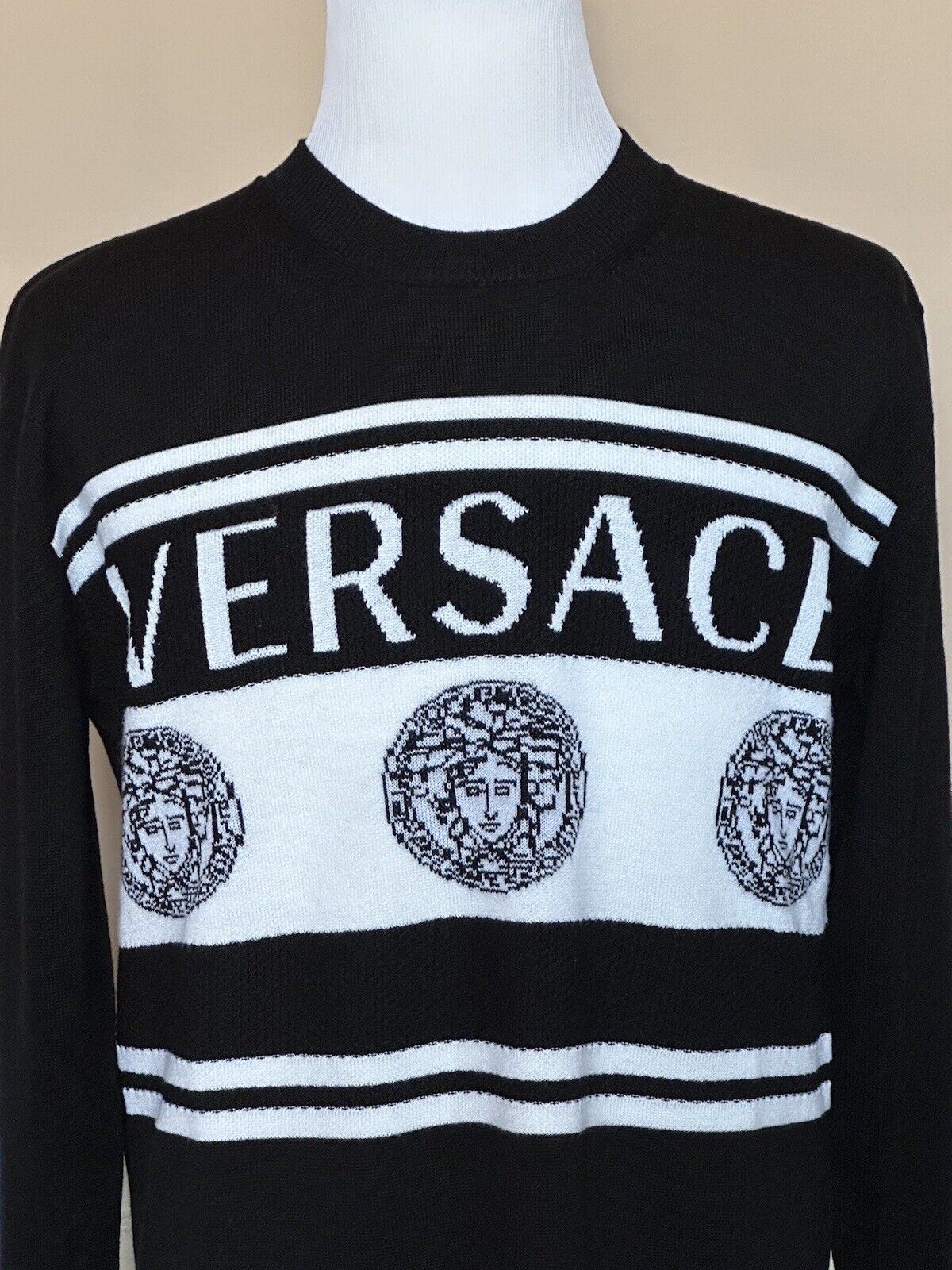 NWT Versace Medusa Logo Wool Knit Sweater Black 40 US (50 Eu)  Italy A86467