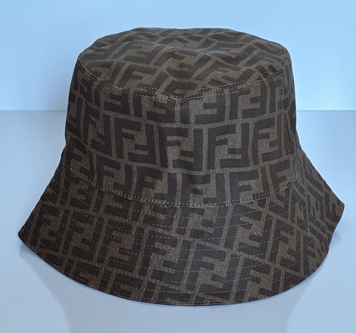 NWT $520 Fendi FF Woven Fabric Brown Bucket Hat Made in Italy Medium FXQ200