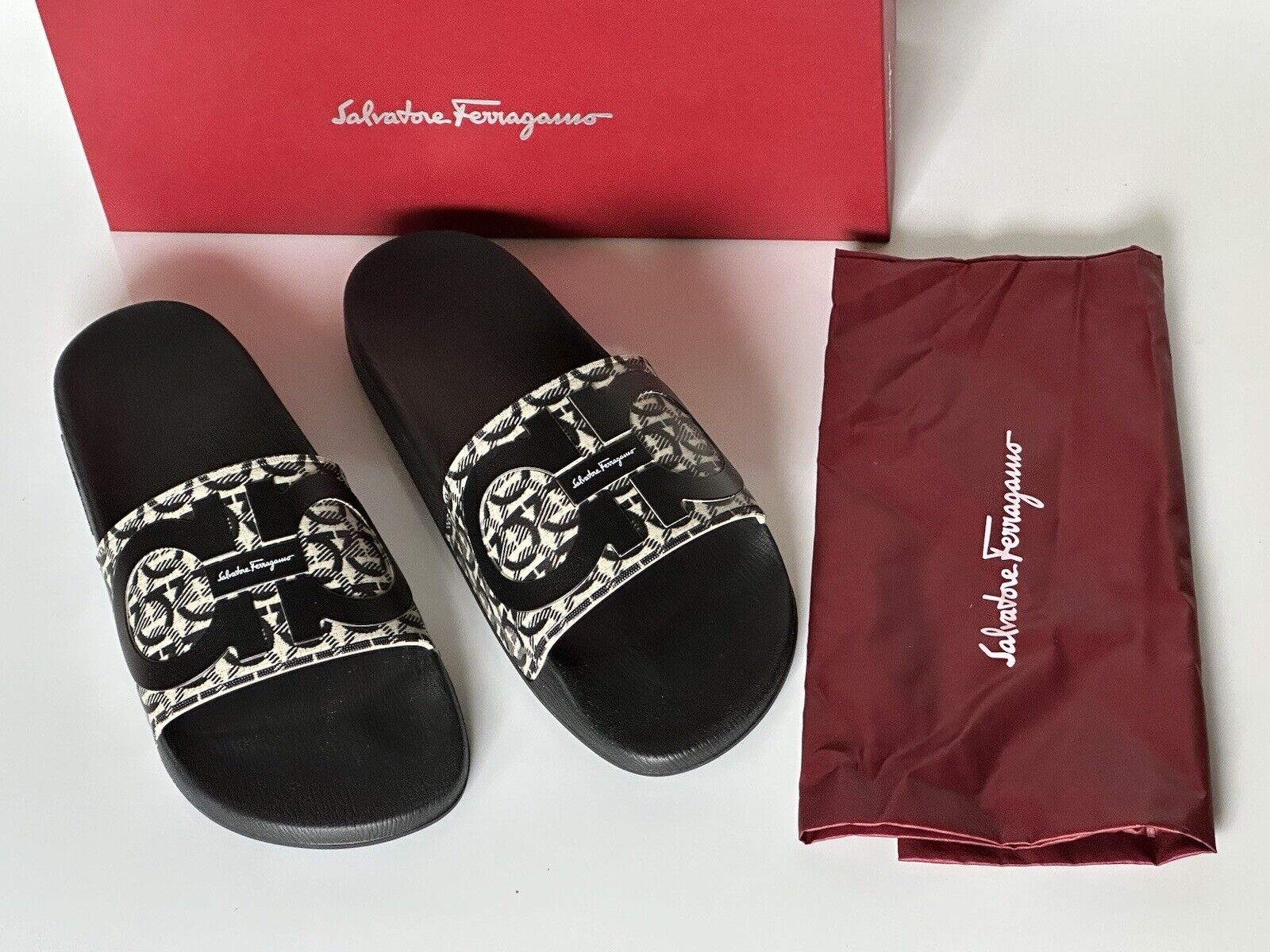 NIB Salvatore Ferragamo Groove Men's Rubber Slide Sandals Black 9 US 0729248 IT