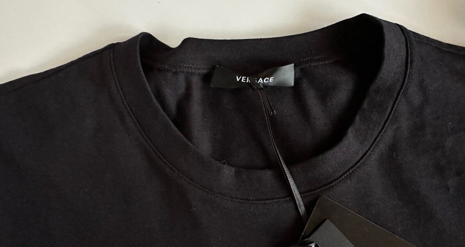 NWT Versace Logo Series Crystal-embellished T-Shirt Black 8 US (42 Eu) 1A00769