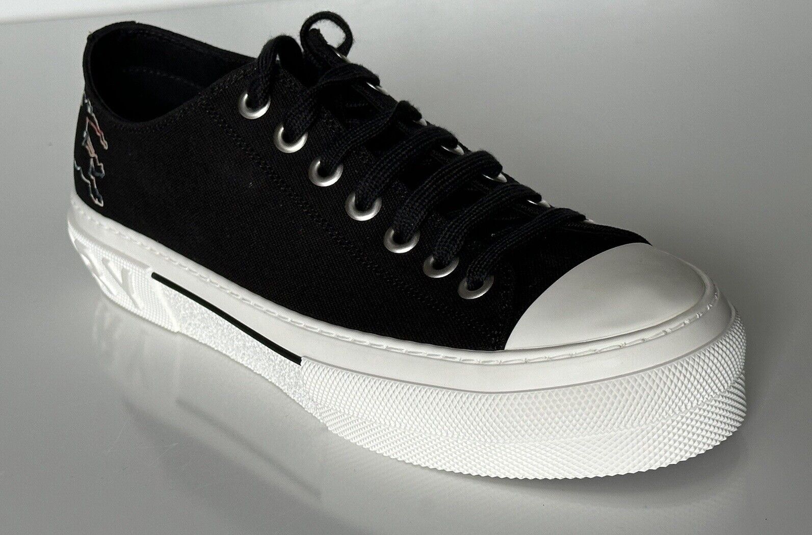 NIB $670 Burberry Men's Black Low Top Sneakers 11 US (44 Euro) 8071855 Italy