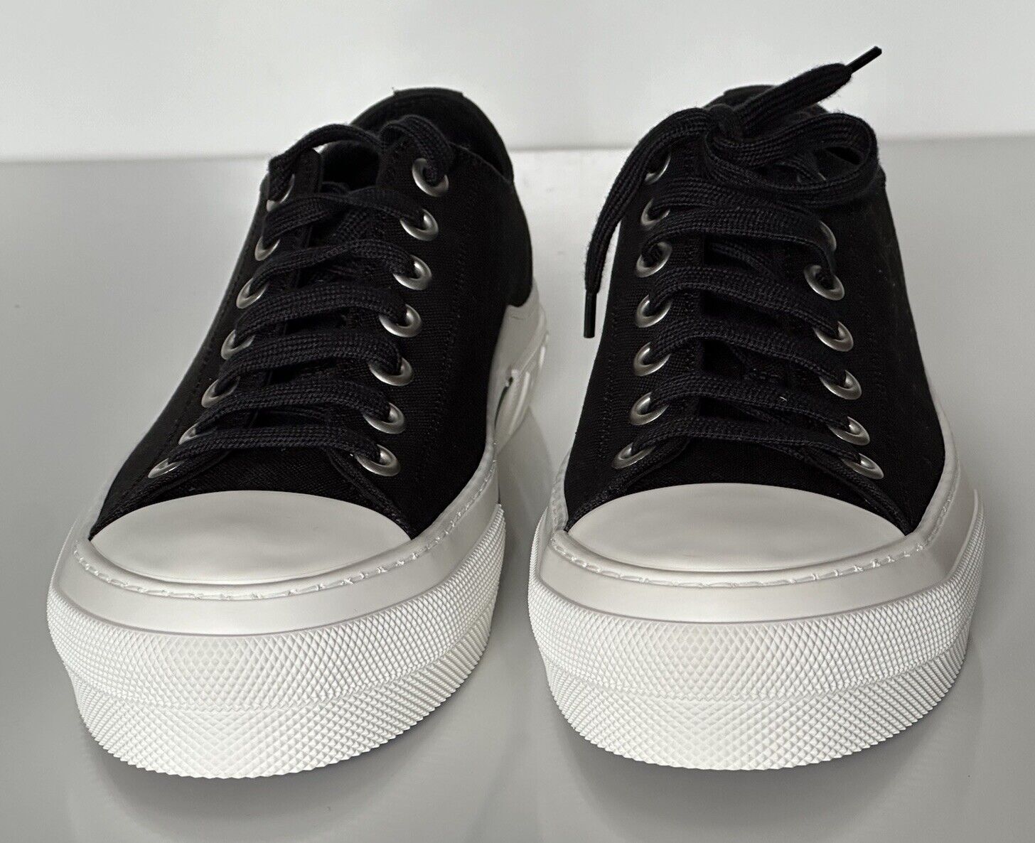 NIB $670 Burberry Men's Black Low Top Sneakers 11 US (44 Euro) 8071855 Italy