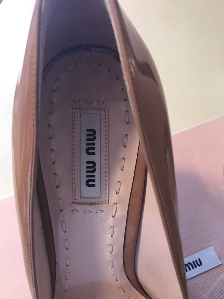NIB Miu Miu Prada Women's Leather Curved Block Heels Shoes Beige 39.5 Italy - BAYSUPERSTORE