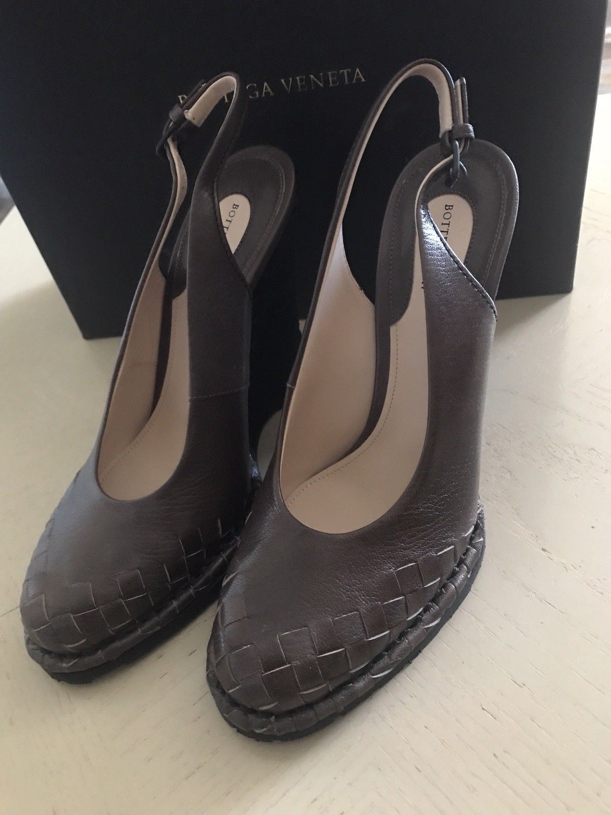 NIB $950 Bottega Veneta Women’s Leather Shoes Sandal Brown 8 US ( 38 Eu ) Italy