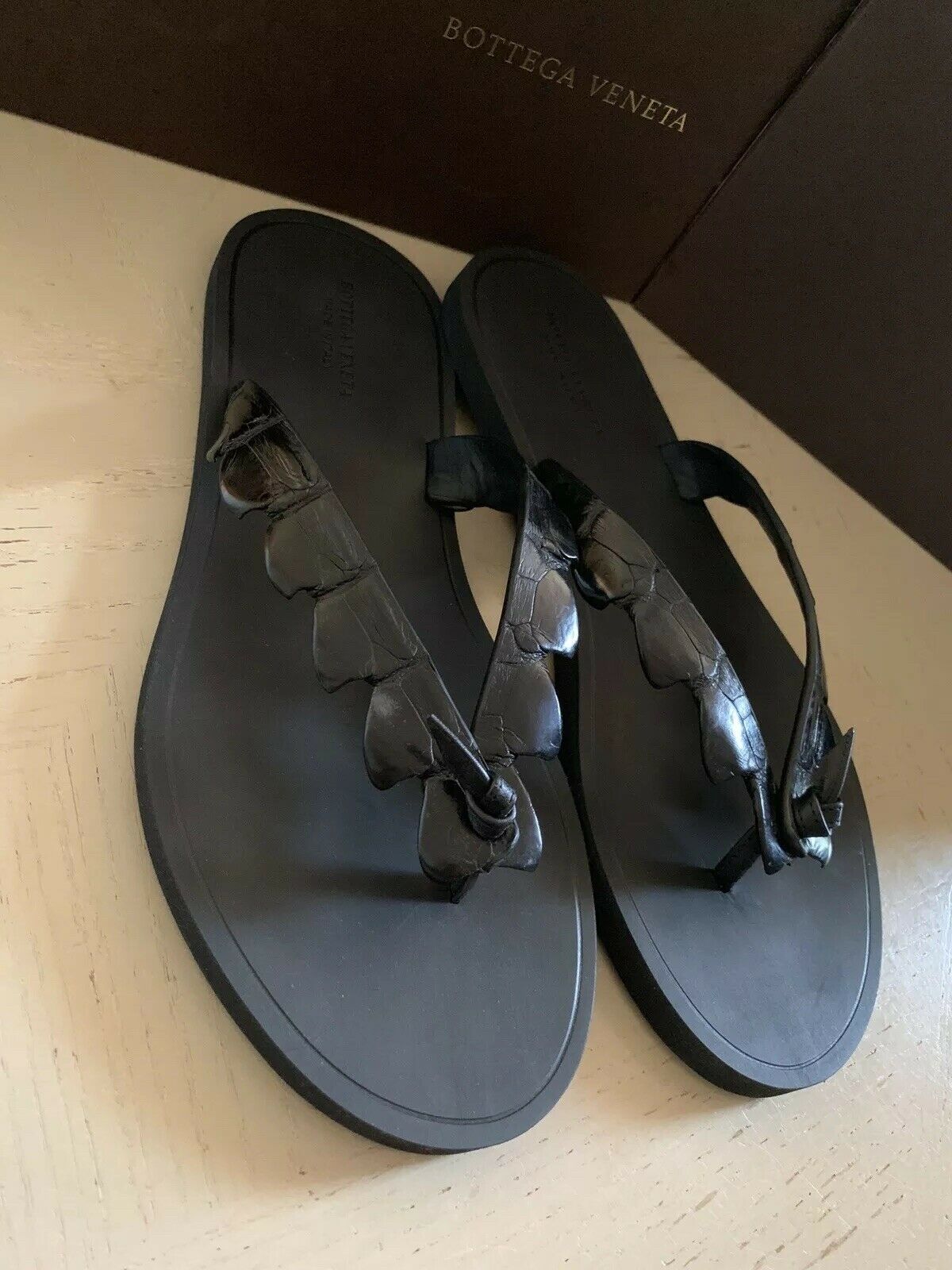 NIB $620 Bottega Veneta Men Crocodile Flip Flop Sandal Shoes Black 7.5 US/40.5 E