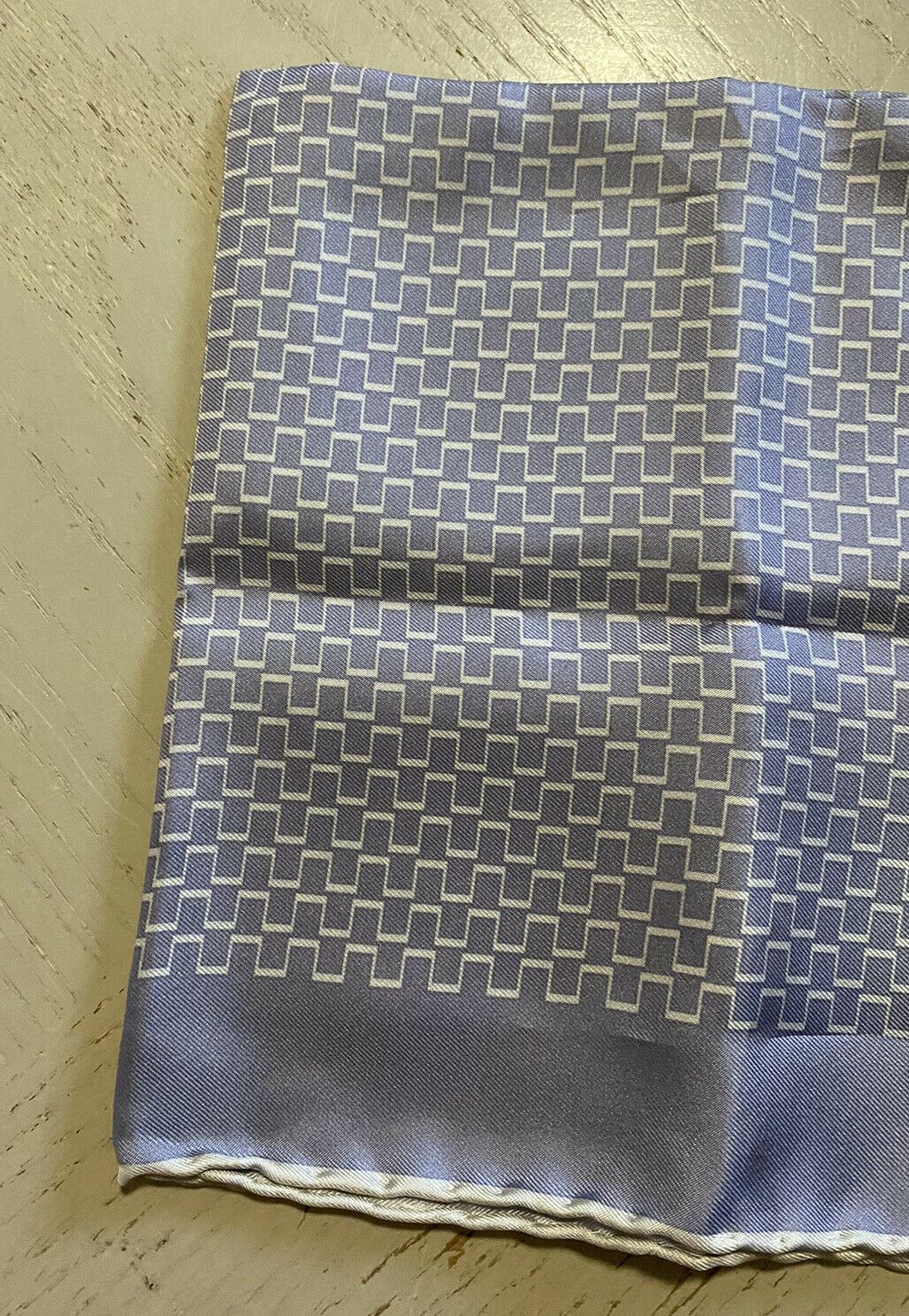 New $190 TOM FORD Silk Polka Dot Pocket Sguare Porchette Handkerchief DK Purple