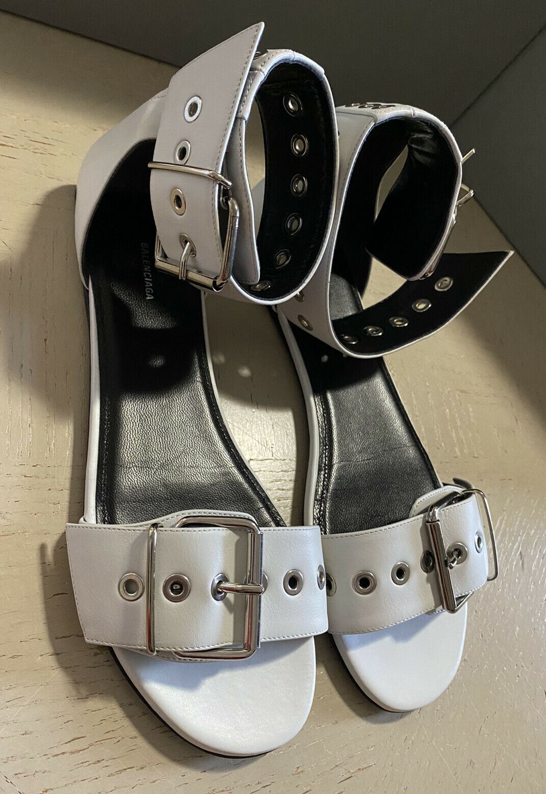 NIB $950 Balenciaga Women Belt Flat Sandal Shoes White 8 US ( 38 Eu ) Italy