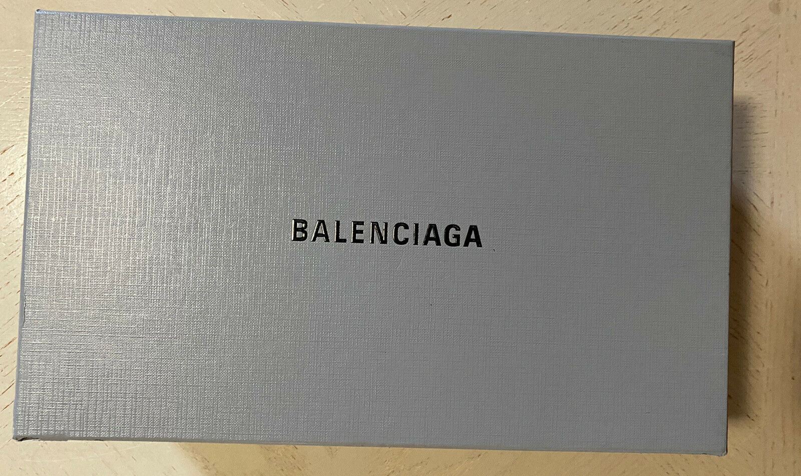NIB $ 950 Balenciaga Damen Gürtel flache Sandalenschuhe Weiß 8 US (38 Eu) Italien