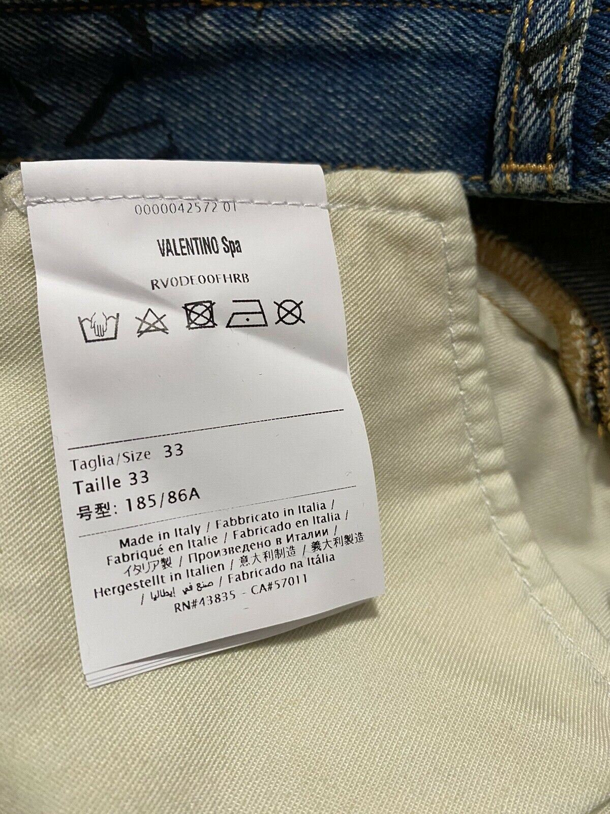 Neu mit Etikett: 995 $ Valentino Herren Straight-Flat Logo Cuffed Jeans Hose Blau 34 US (50 Eu)