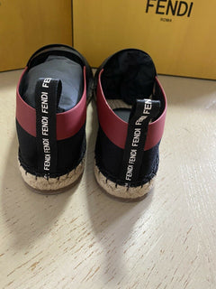NIB Fendi Damen Flat Colibrì Mesh FF Espadrille Schwarz/Rot 7 US (37 Eu)