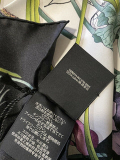 New $495 Gucci Women Flora Stage Silk shawl Scarf Black/White Italy