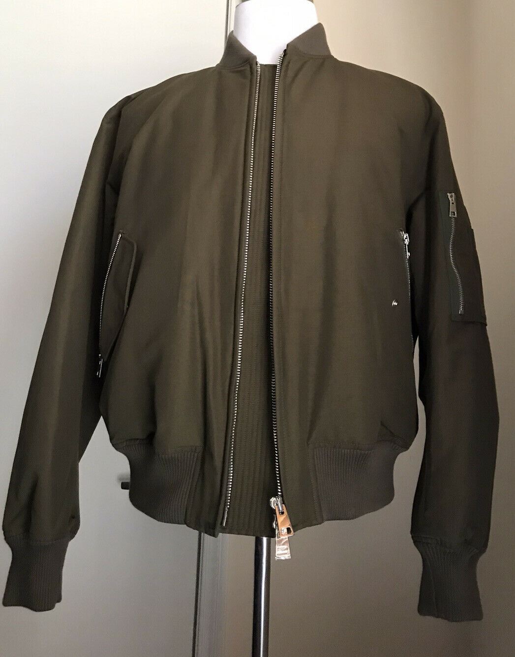 Neu $ 1995 Bottega Veneta Herrenjacke Mantel Militärgrün 44 US (54 Eu) Italien