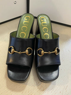 NIB Gucci Damen Leder GG Monogramm Sandalenschuhe Schwarz 8 US (38 Eu) Italien