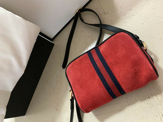 Neue Gucci GG Monogram Umhängetasche aus Leder/Wildleder Rot/Schwarz 517350