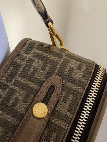 Новая мужская маленькая дорожная сумка через плечо Fendi FF Monogram, коричневая 7VV137, стоимостью 2350 долларов США