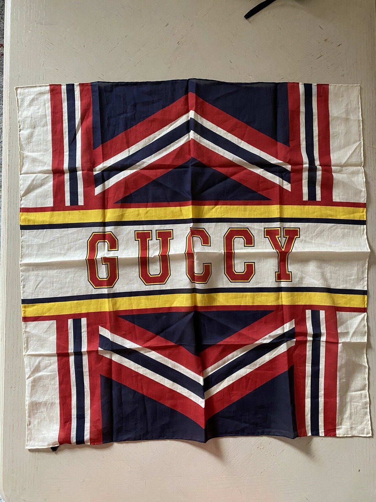 New  Gucci Women Bandanna Scarf Of White/Yellow/Red Italy