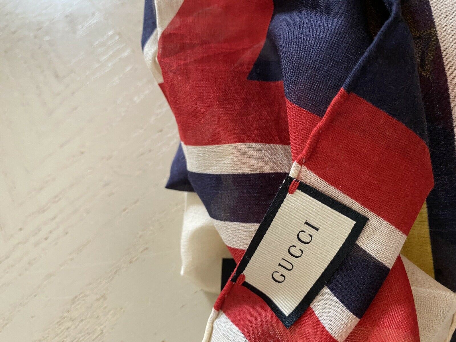 New  Gucci Women Bandanna Scarf Of White/Yellow/Red Italy