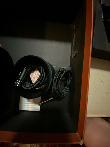 Neu mit Etikett Ermenegildo Zegna Couture Master Dynamic Wireless Lederkopfhörer MW60