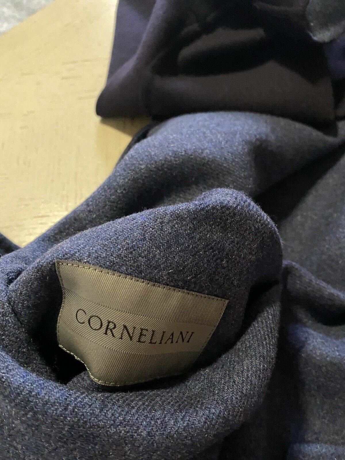 Новая двусторонняя шерсть Corneliani за 2495 долларов США. Верхнее покрытие Темно-синий/Синий 42R США (52R ЕС)