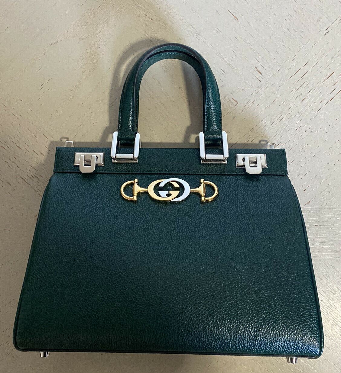 Новая маленькая кожаная большая сумка Gucci Zumi с ручкой сверху, зеленая 569712 за 3400 долларов США