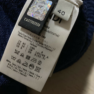 Neues Fendi-Rollkragenkleid aus gesmoktem Seidenkrepp im Wert von 2390 US-Dollar, Marineblau, 4 US/40, Italien
