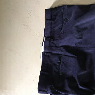 Neu mit Etikett: 698 $ Isaia Herren-Samtanzughose, Marineblau, 36 US (52 Eu), Italien