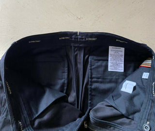Neu mit Etikett: 550 $ Burberry Kurze Herrenhose Schwarz Größe 34 US (50 Eu)
