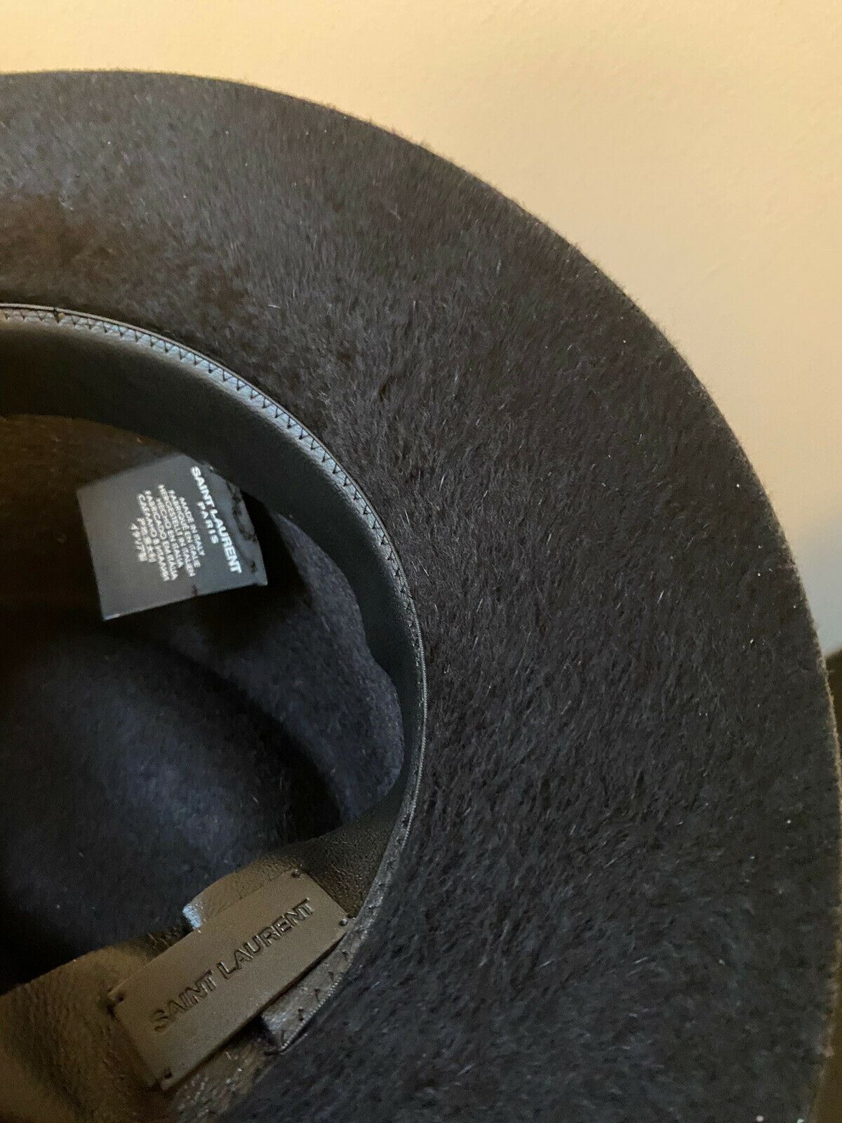 Neu mit Etikett: 995 $ Saint Laurent Herren-Fedora-Hut aus zotteligem Filz, Schwarz, Größe L, Italien