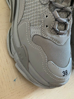 NIB 975 $ Balenciaga Damen Triple S Sneakers Schuhe Grau 8 US/38 Eu