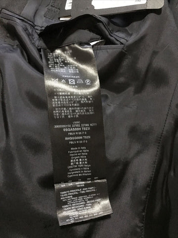 Новый мужской смокинг от Giorgio Armani за 2995 долларов США 44R US/54R EU Италия