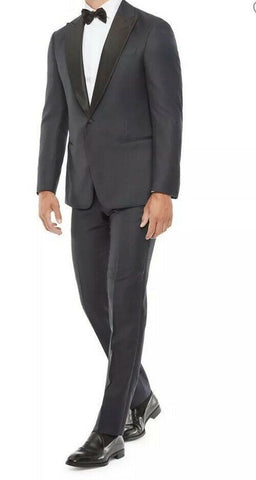 Новый мужской смокинг от Giorgio Armani за 2995 долларов США 44R US/54R EU Италия