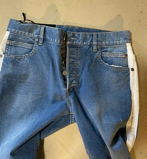 Neu mit Etikett: 995 $ Balmain Herren Distressed Side Tope Jeans Blau 30 (gemessen 32)