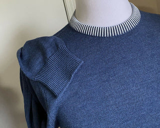 Neu mit Etikett: 425 $ Eidos Herren-Pullover aus Wolle mit Vertragskragen und Rundhalsausschnitt, leuchtendes Blau, L